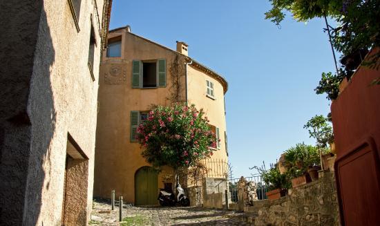 Place des Arcades
