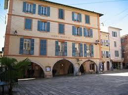 la Place des Arcades